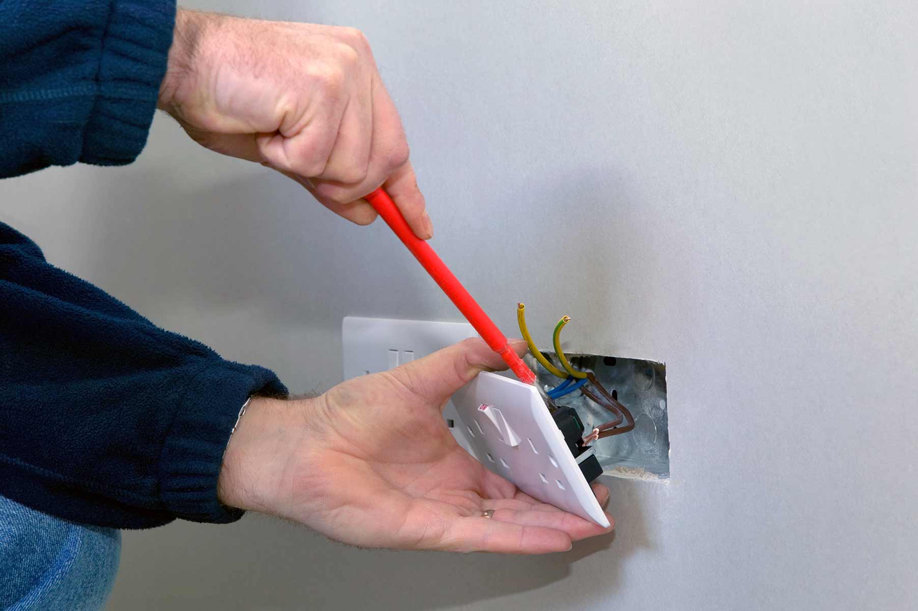 Our electricians can install plug sockets for domestic and commercial proeprties in Great Dunmow and the local area. 
